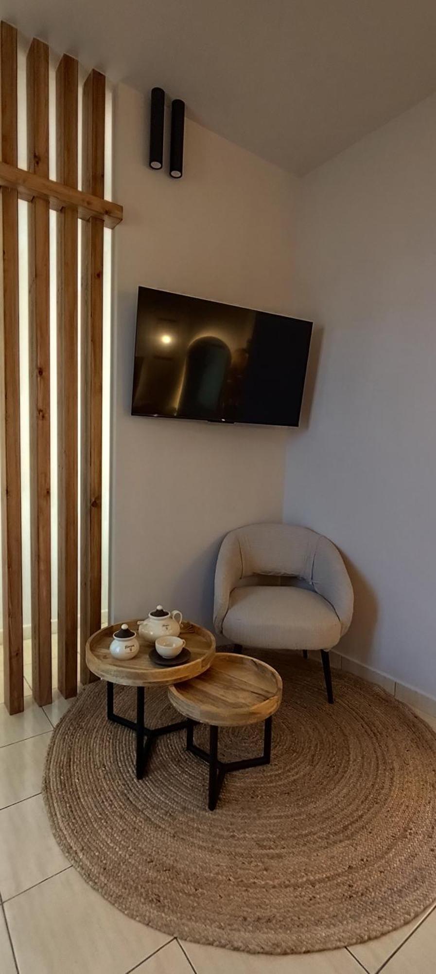 Niki Apartments Makrýgialos Esterno foto